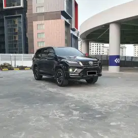 Toyota Fortuner 2.8 VRZ GR At 2022 Km.50rban Pajak Panjang