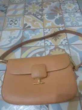 Dijual tas Charles & keith