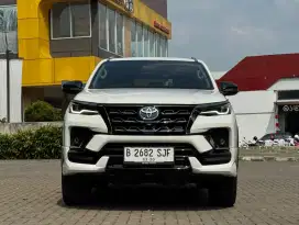 Fortuner GR 2.8 Sport 4x2 Diesel  Matic Triptonic A/T Tahun 2022 Putih