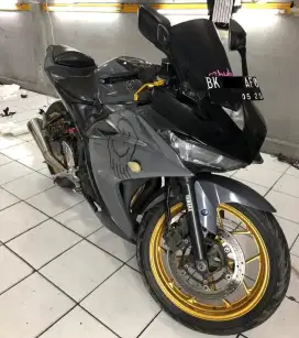 Motor Yamaha YZF R25