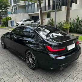 2021 BMW 330i M Sport G20 Black Sapphire Metallic