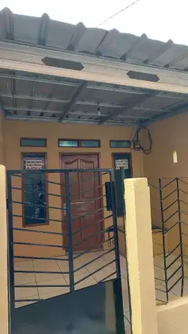Rumah Dikontrakan (baru renov)