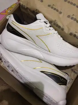 Diadora Maru White 42