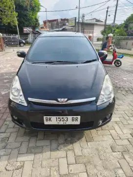 TOYOTA WISH 1,8 matic 2004