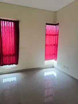 Dijual cepat rumah 2 lantai full renovasi di Cluster Samata
