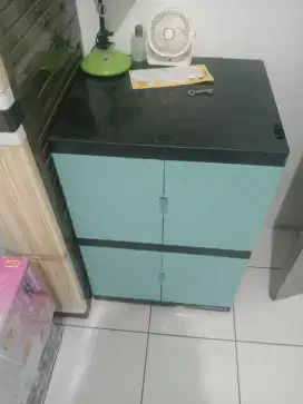Lemari plastik pakaian 2 rak 4 pintu