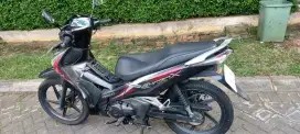 DIJUAL MOTOR SUPRA X 125 FI HELM IN TANGAN PERTAMA