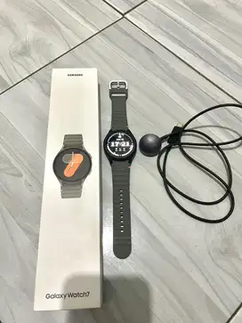 Samsung Galaxy Watch 7 40inch (6bulan pakai)