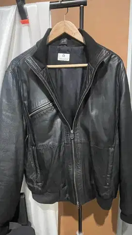Jaket kulit Aigner