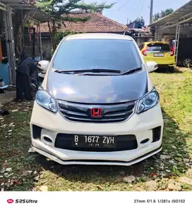 Honda Freed 2012 Bensin