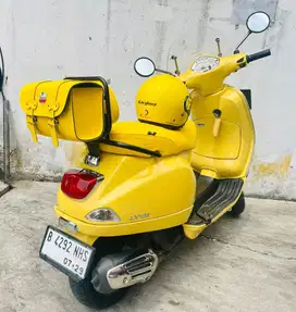 jual motor vespa kuning