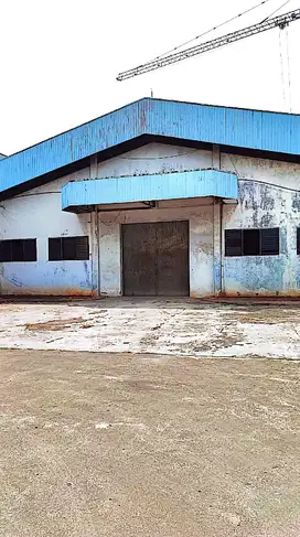 3 Unit Gudang Layak Pakai. Luas 8.000m2.