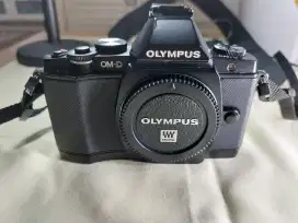 EM5 OLYMPUS CAMERA