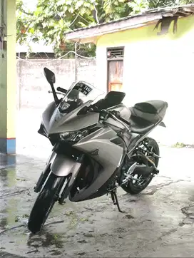 Yamaha R25 (YZF-R25) LOW KM PEMAKAIAN PRIBADI atas nama sendiri (NEGO)