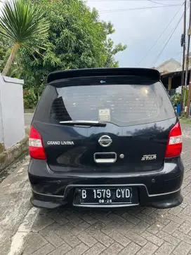 Nissan Grand livina 2011 Bensin