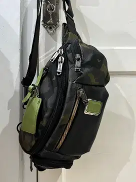 Tas sling bag pria