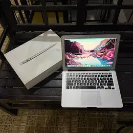 Macbook Air 2014 13 inch 4/128 Fullset Original Like New