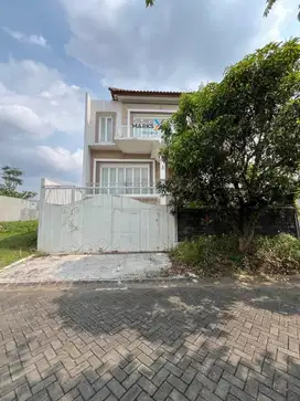 Dijual Rumah Megah 3 Lantai di Greenwood Boulevard Araya, Malang