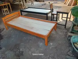 Tempat tidur 90x200