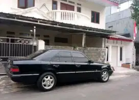 Mercedes Benz W124 300e