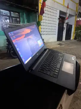 Dell Vostro dual VGA core i5 gen 6 ram 8 SSD 256