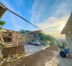 Tanah sampangan tumpang papandayan menoreh depan SPBU Gajahmungkur
