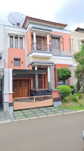 Disewakan rumah di Gading Parkview - Kelapa Gading