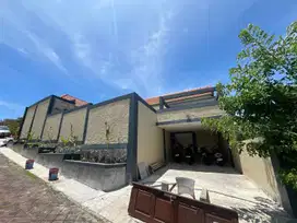 Villa 3 Bedroom Plus Tanah View Sunset dan GWK