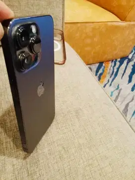 iPhone 13 – Kondisi Baik, Masalah Garis Layar & Bilah SIM Minor