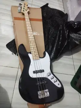 Jual gitar bas baru