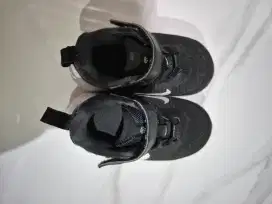 Sepatu nike anak ory