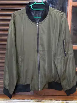 Jaket bomber hijau army like new
