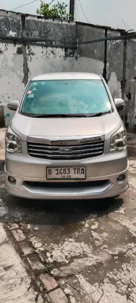 DIJUAL : TOYOTA NAV1 2.0 V A/T 2013