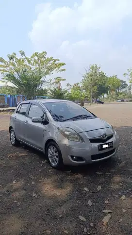Yaris 1.5 mt 2011.