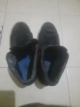 Sepatu second branded