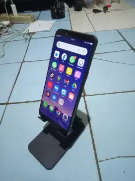 HP Oppo F5 Ram 4gb Memori 32 Gb