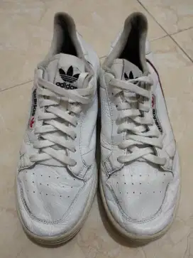 Sepatu Adidas Continental