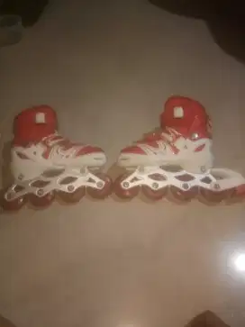 sepatu roda kecil
