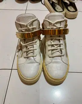 Sepatu italy no 37