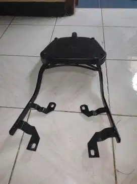 Breket vixion dan baseplate givi