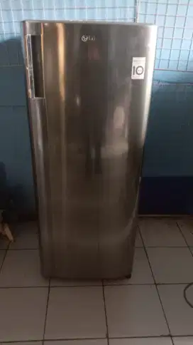 Dijual murah Freezer rak lengkap mesin ORI barang bagus normal