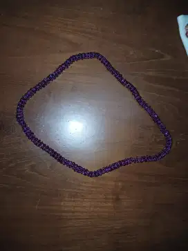 Kalung batu warna anggur