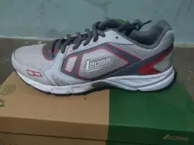Sepatu sport murah