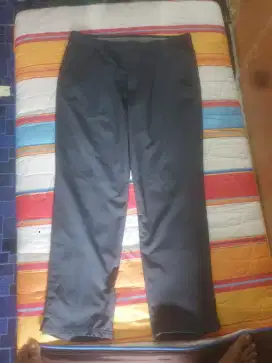 Celana golf under armor size 33- 36