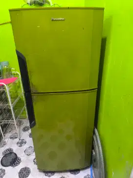 Kulkas 2 pintu panasonic