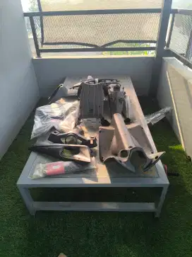 Meja kaca lesehan