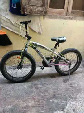 Sepeda BMX bekas seperti baru