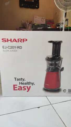 Sharp slow juicer