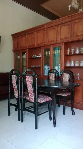 Meja Makan 4 Kursi
