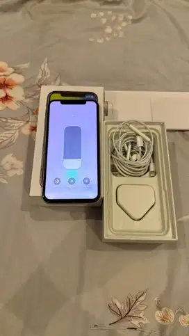 Dijual Iphone X silver 256GB Terdaftar Lengkap